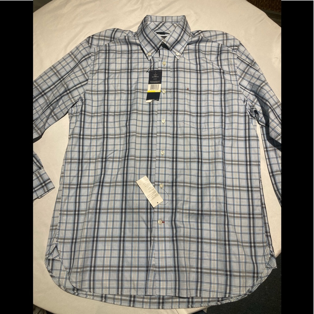 🦩Tommy Hilfiger NWT shirt